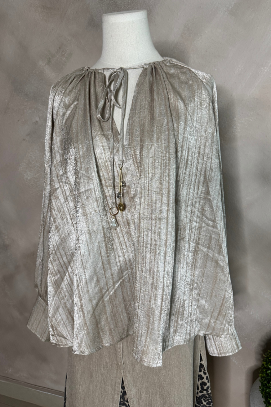 Olí V Neck Cuff Top