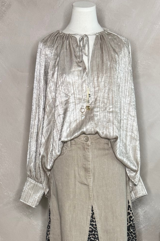 Olí V Neck Cuff Top