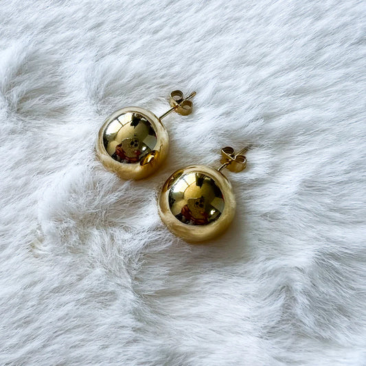She's Classy Gold Studs 16mm 1980 Jewelry