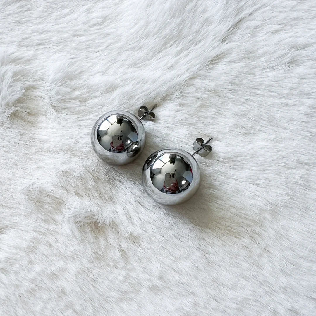 She's Classy Silver Studs 16mm 1980 Jewelry