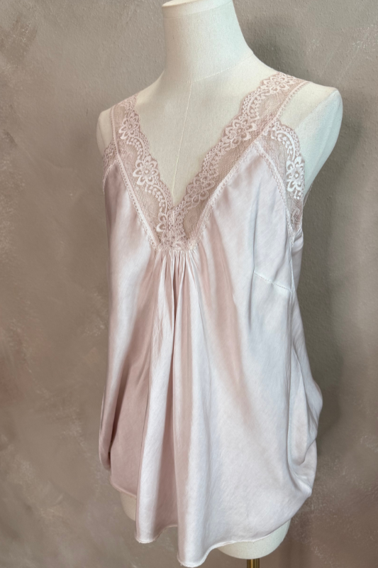 Romantice Lace Top